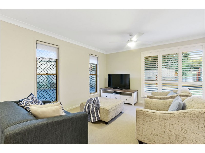 12 Underwood Street, Wakerley QLD 4154