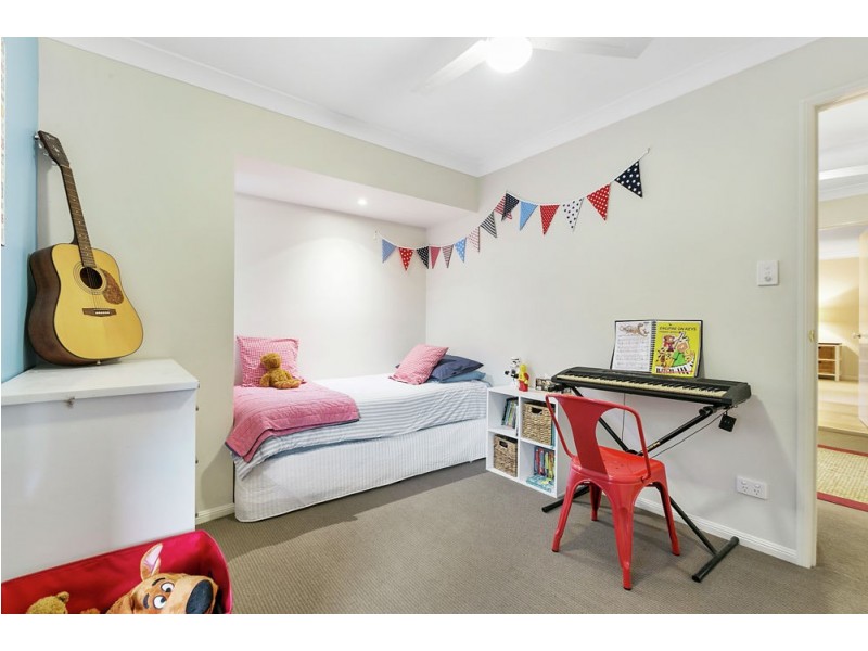 12 Underwood Street, Wakerley QLD 4154