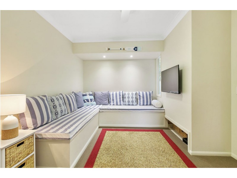 12 Underwood Street, Wakerley QLD 4154