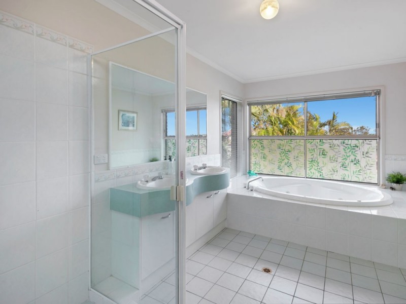 82 Constellation Way, Wynnum QLD 4178