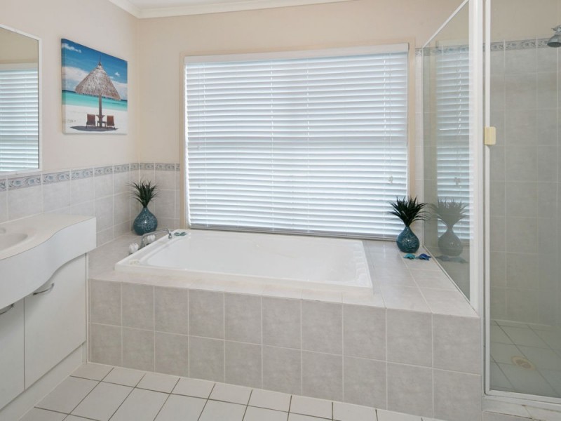 82 Constellation Way, Wynnum QLD 4178