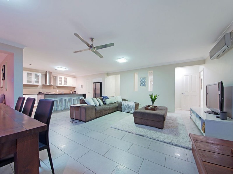 9 Paperbark Place, Wakerley QLD 4154