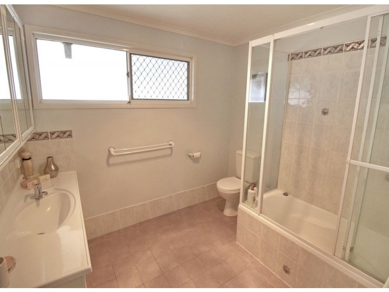 115 Malabar St, Wynnum West QLD 4178