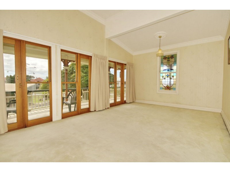 10 Preston Road, Wynnum QLD 4178