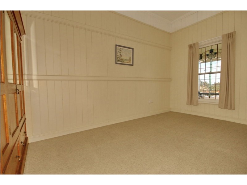 10 Preston Road, Wynnum QLD 4178