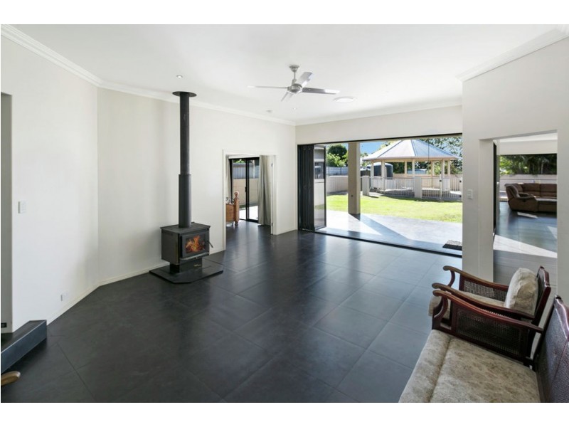 2324 Wynnum Rd, Wynnum QLD 4178