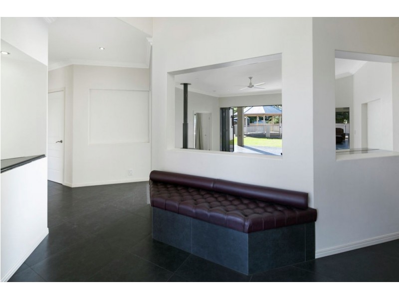 2324 Wynnum Rd, Wynnum QLD 4178