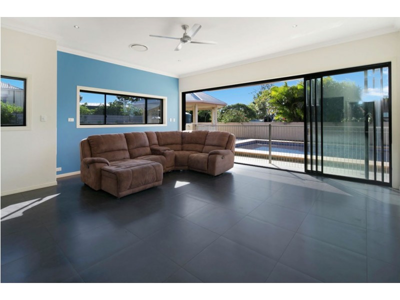 2324 Wynnum Rd, Wynnum QLD 4178