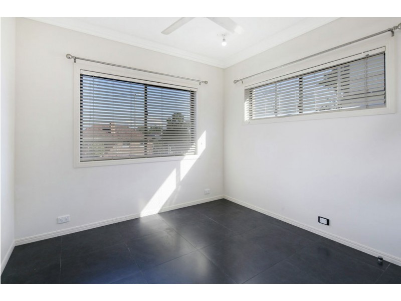 2324 Wynnum Rd, Wynnum QLD 4178