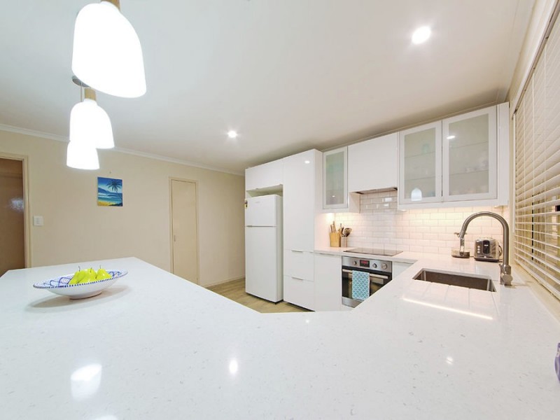 27 Teraglin Street, Manly West QLD 4179