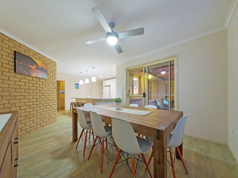 27 Teraglin Street, Manly West QLD 4179