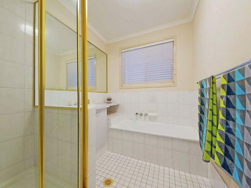 27 Teraglin Street, Manly West QLD 4179