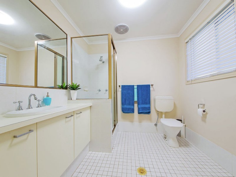 27 Teraglin Street, Manly West QLD 4179