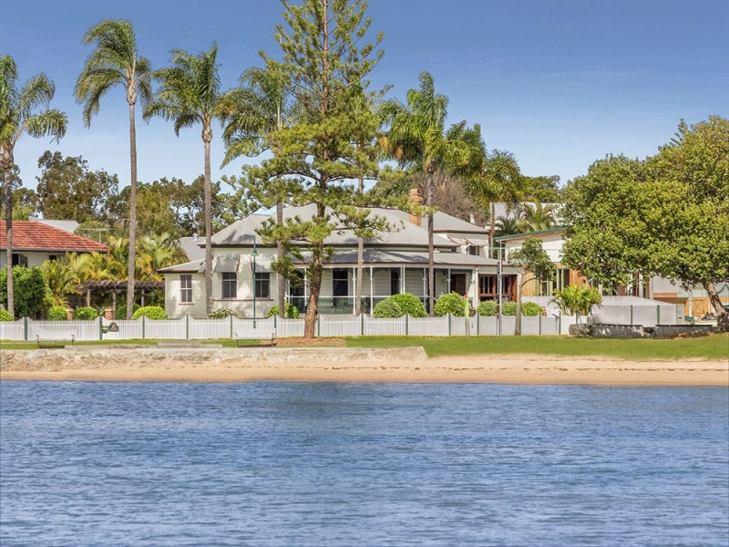 25 Waterloo Esplanade, Wynnum QLD 4178