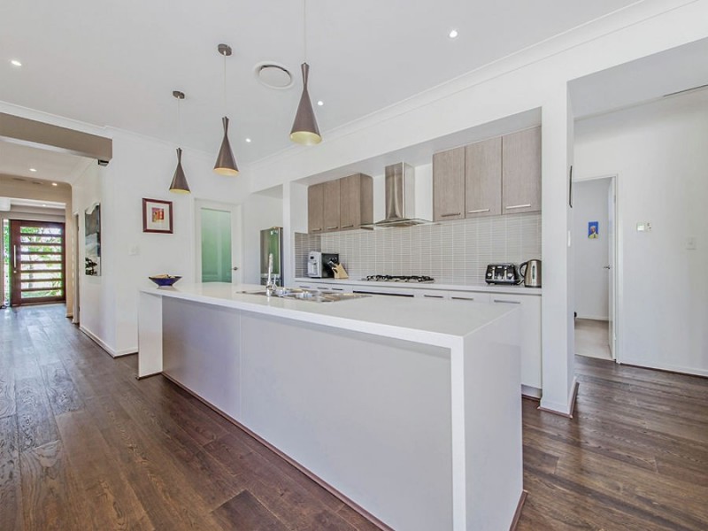 18 Clive Road, Birkdale QLD 4159