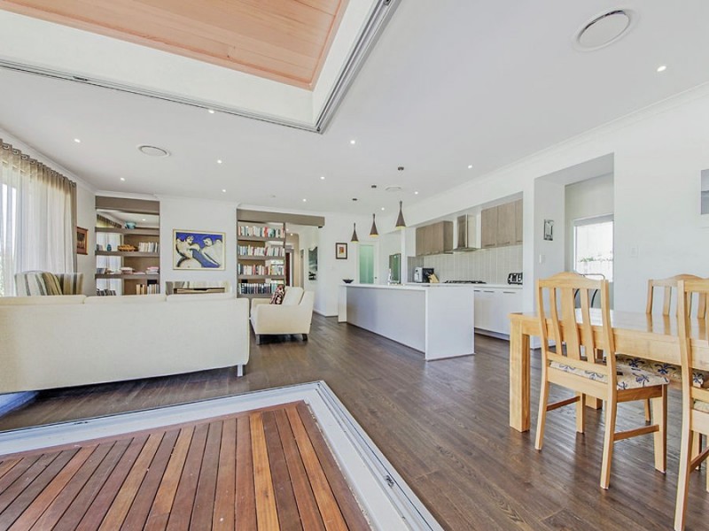 18 Clive Road, Birkdale QLD 4159