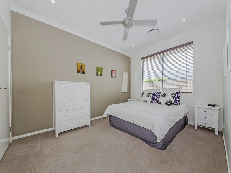 18 Clive Road, Birkdale QLD 4159