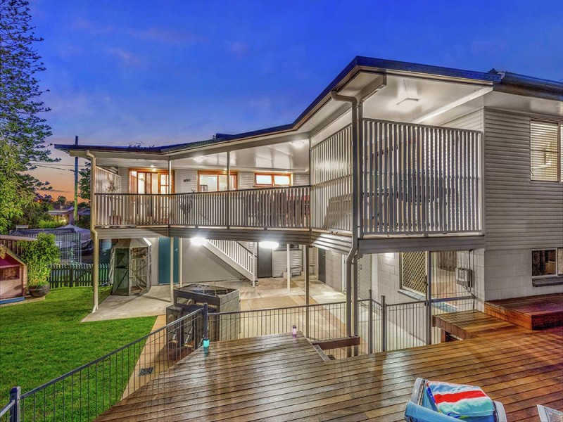 1 Leadale Street, Wynnum West QLD 4178