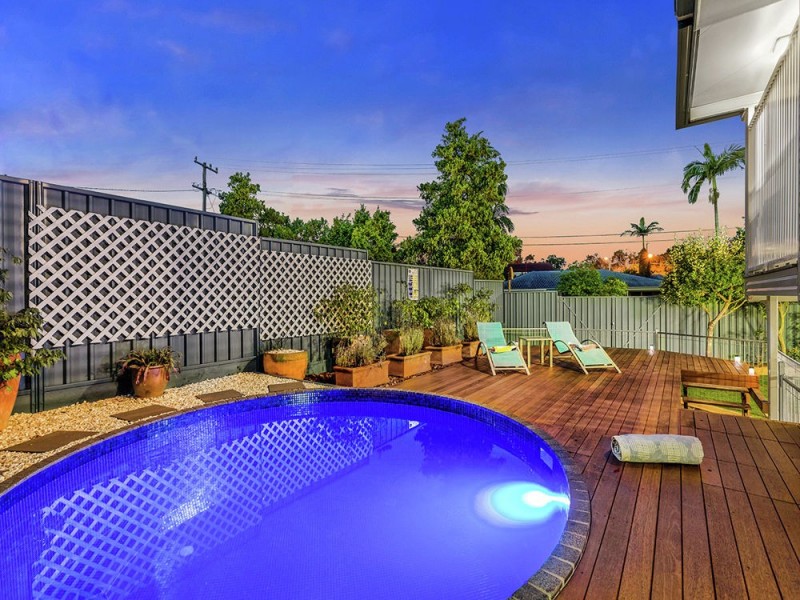 1 Leadale Street, Wynnum West QLD 4178
