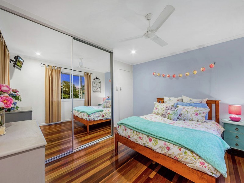 1 Leadale Street, Wynnum West QLD 4178