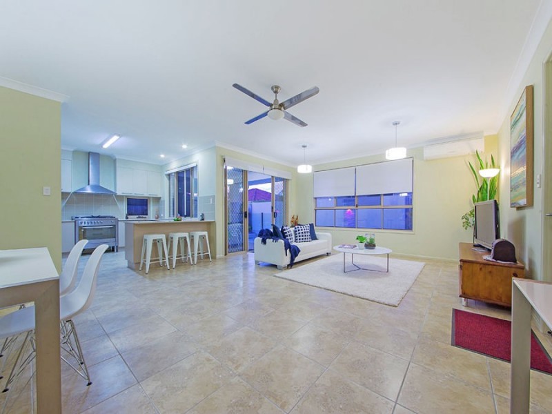 32 Higgs Circuit, Wynnum West QLD 4178