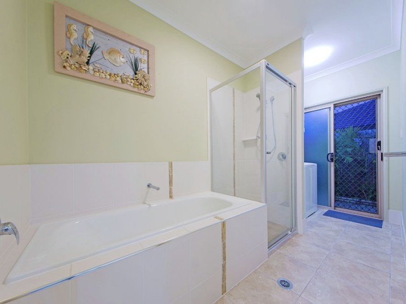 32 Higgs Circuit, Wynnum West QLD 4178