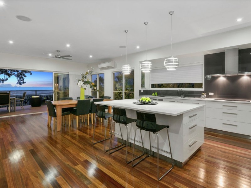 12 Wynnum North Esplanade, Wynnum QLD 4178