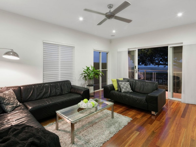 12 Wynnum North Esplanade, Wynnum QLD 4178