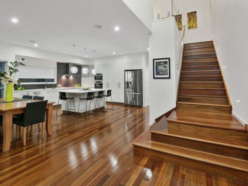 12 Wynnum North Esplanade, Wynnum QLD 4178