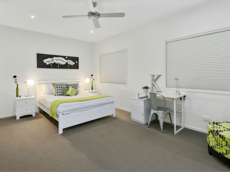12 Wynnum North Esplanade, Wynnum QLD 4178
