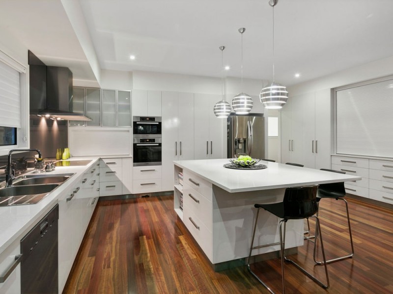 12 Wynnum North Esplanade, Wynnum QLD 4178