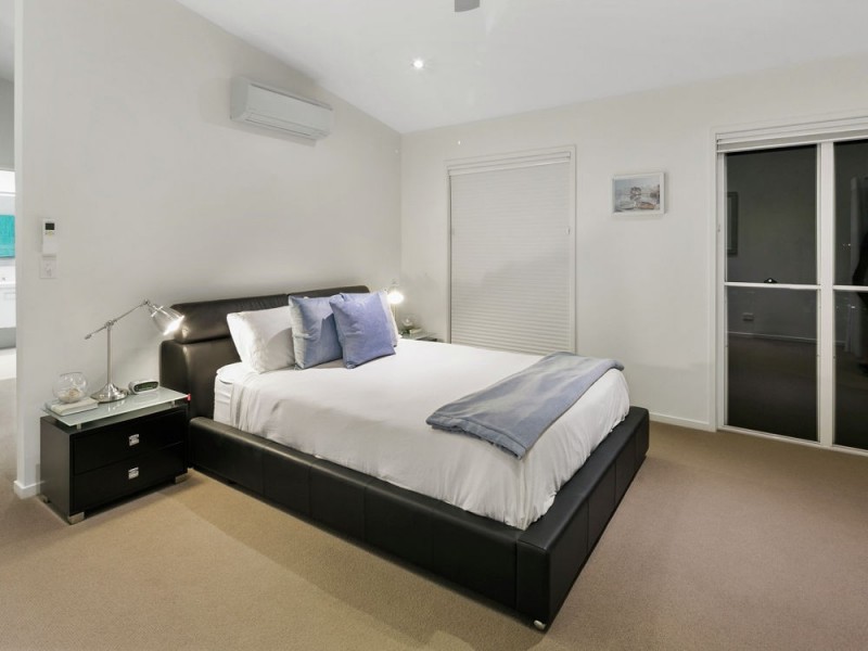 12 Wynnum North Esplanade, Wynnum QLD 4178