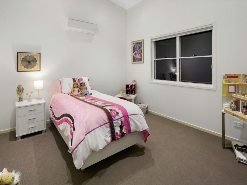 12 Wynnum North Esplanade, Wynnum QLD 4178