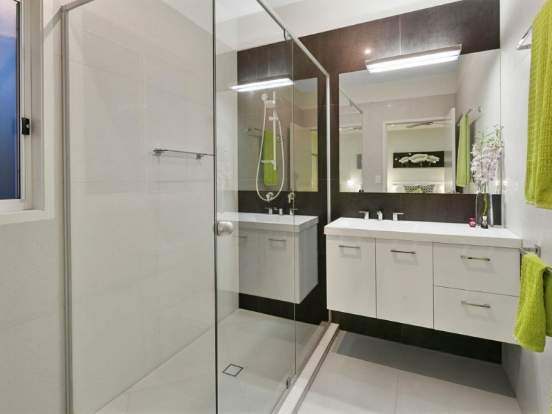 12 Wynnum North Esplanade, Wynnum QLD 4178