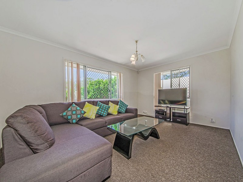 2 Magdalene Street, Wynnum West QLD 4178
