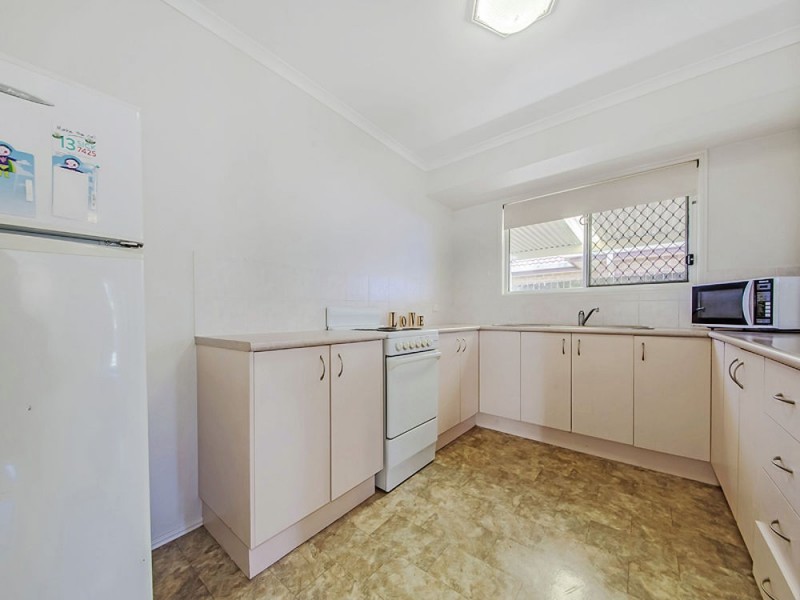 2 Magdalene Street, Wynnum West QLD 4178