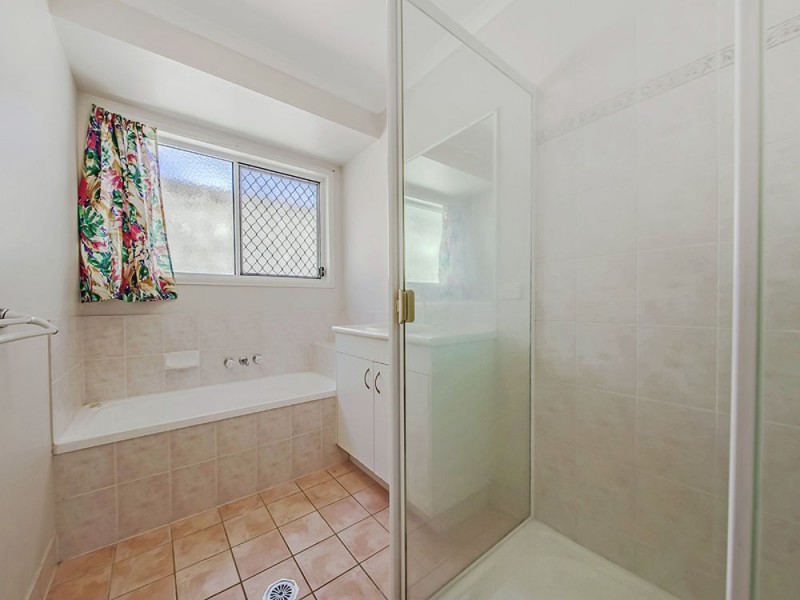 2 Magdalene Street, Wynnum West QLD 4178