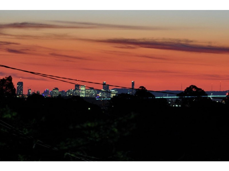 51 Banoon Drive, Wynnum QLD 4178