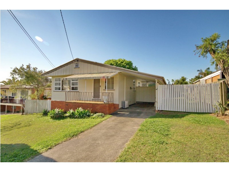 51 Banoon Drive, Wynnum QLD 4178