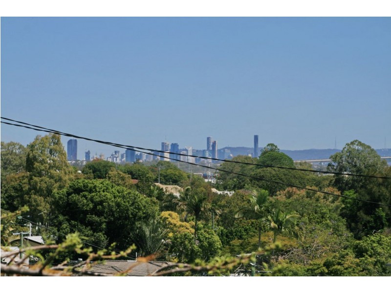 51 Banoon Drive, Wynnum QLD 4178