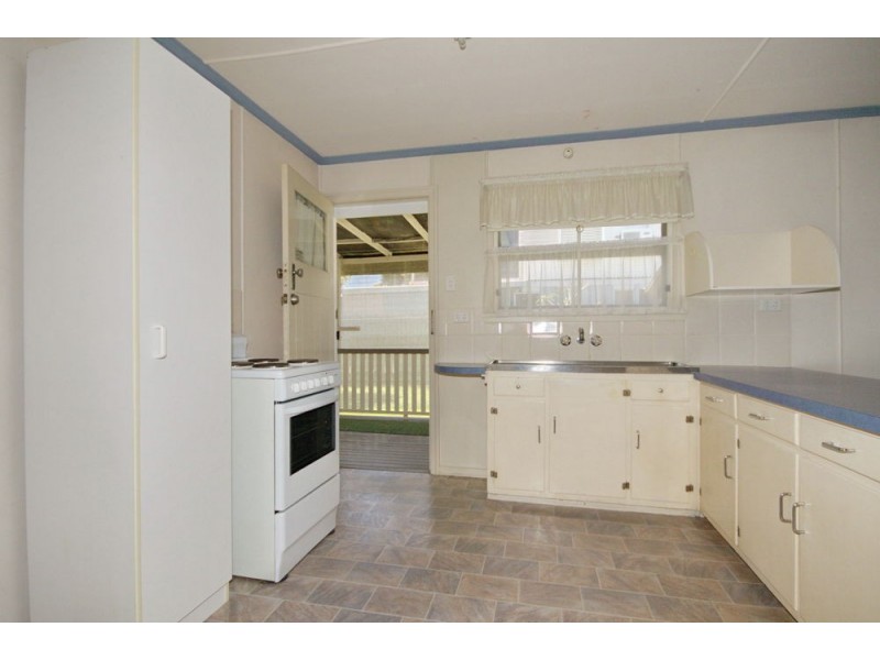 51 Banoon Drive, Wynnum QLD 4178