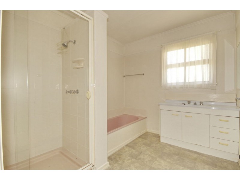 51 Banoon Drive, Wynnum QLD 4178