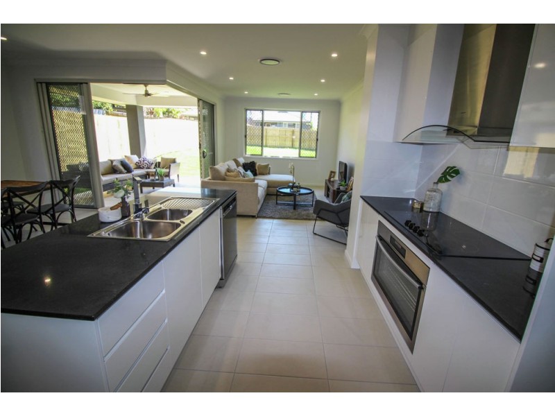 32 Kitchener St, Wynnum QLD 4178