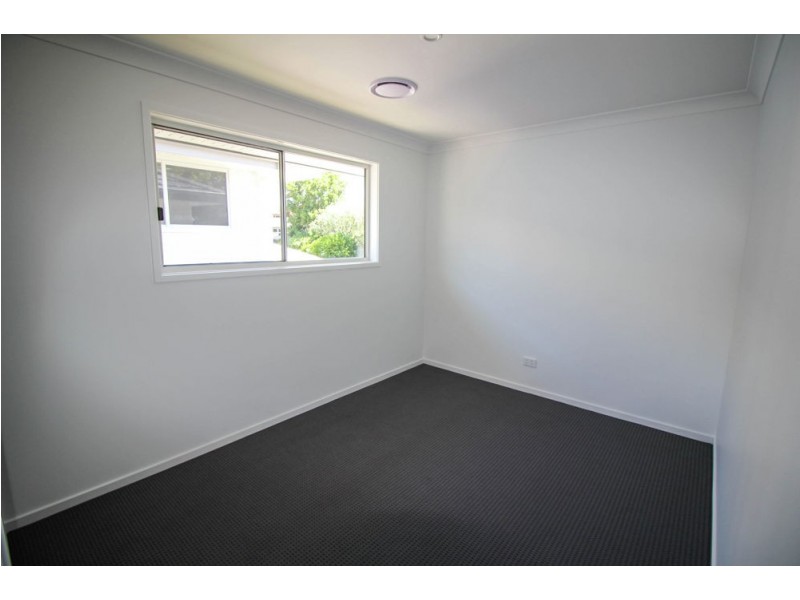32 Kitchener St, Wynnum QLD 4178