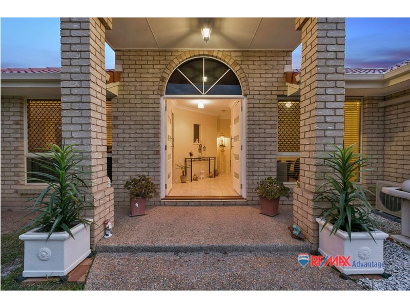 6 Oak Pl, Mackenzie QLD 4156