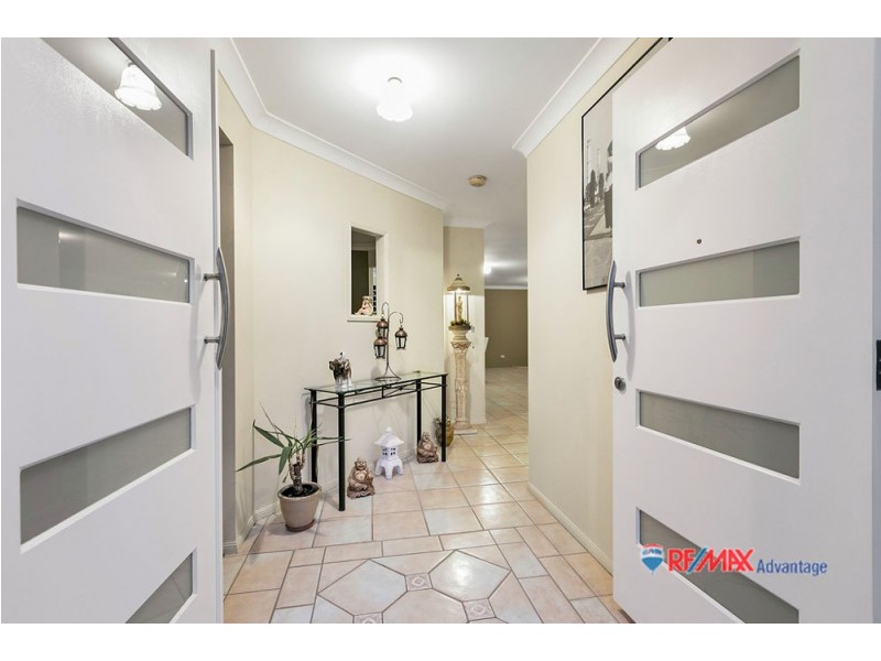 6 Oak Pl, Mackenzie QLD 4156