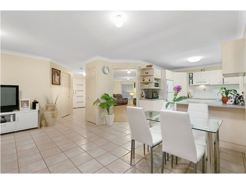 6 Oak Pl, Mackenzie QLD 4156