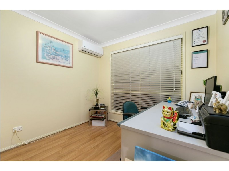 6 Oak Pl, Mackenzie QLD 4156