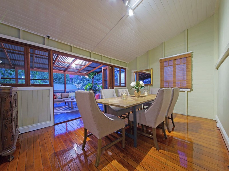 564 Vulture Street East, East Brisbane QLD 4169