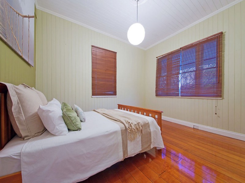 564 Vulture Street East, East Brisbane QLD 4169